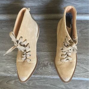 Dingo (NWOT) Western Suede Lace-Up bootie Style